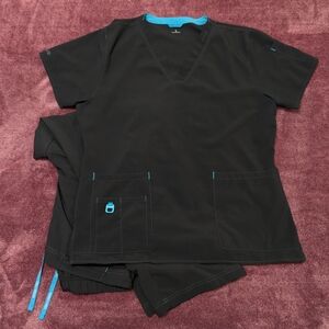 Carhartt Cross-flex Black Scrub Set with Blue Accents